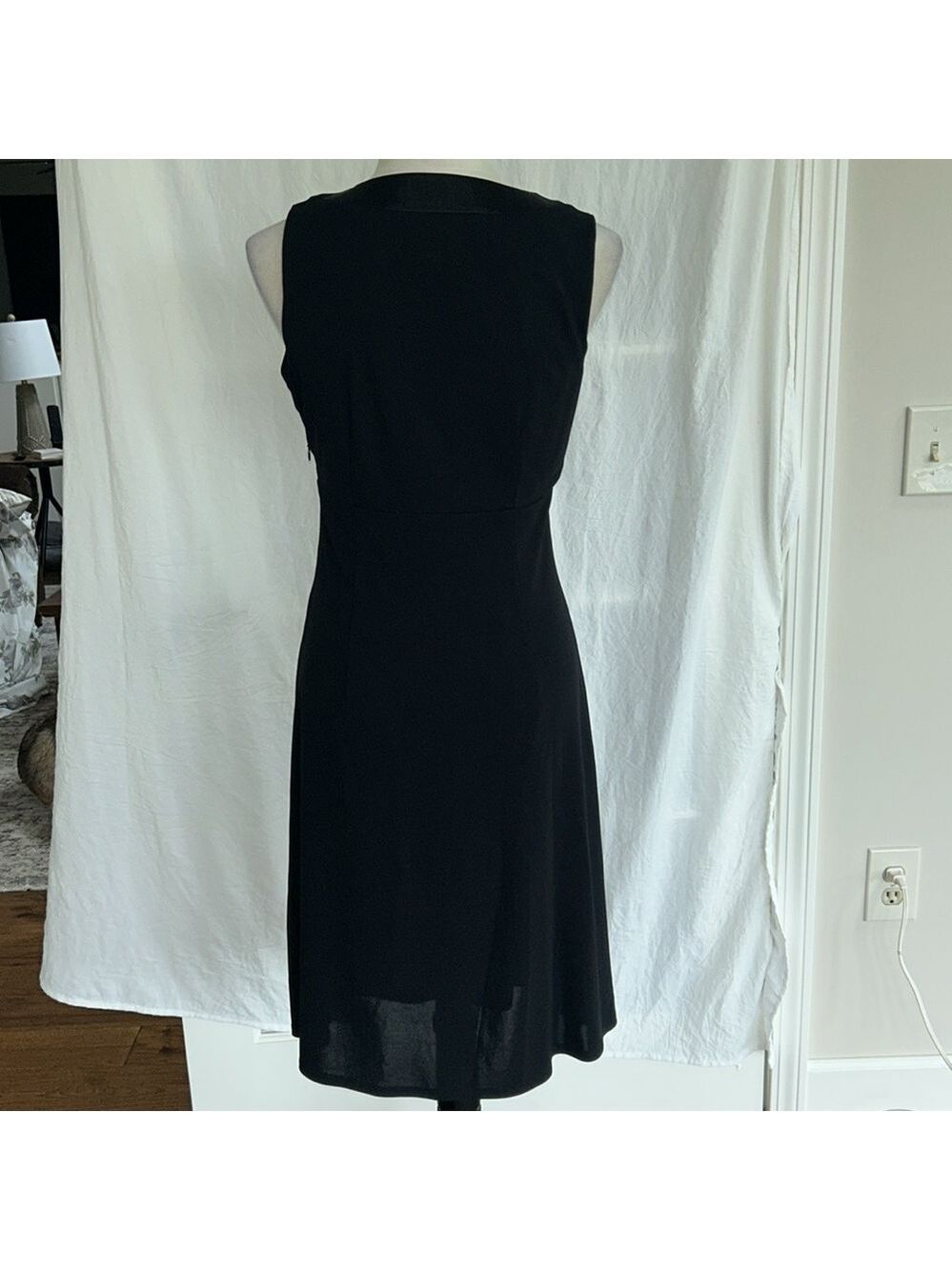 LOFT: Black V-Neck Midi Dress: Size 4 - Picture 6 of 9